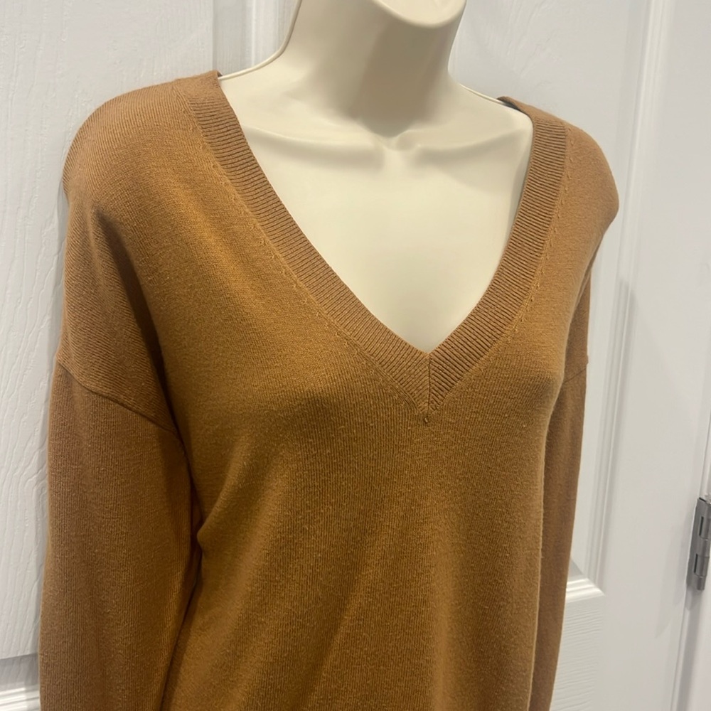 LOFT CAMEL COLOR V-NECK SWEATER